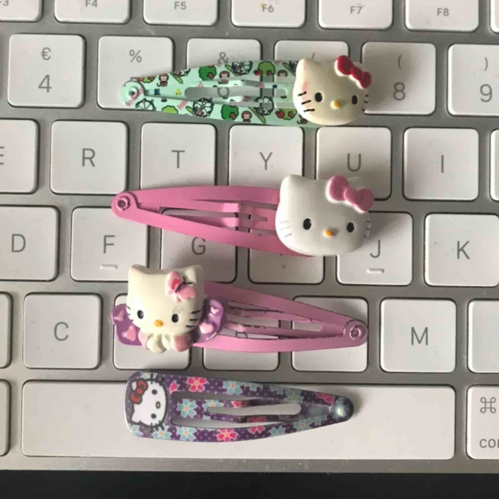 Hello kitty-clips. Accessoarer.