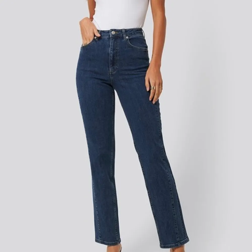 Snygga jeans från nakd. Pris är diskuterbart!❤️. Jeans & Byxor.