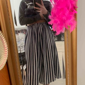  - Plisserade byxor, super snygga