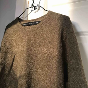 Gröngrå tröja - En sweater köpt från Lager157. Ej använd, säljer pga fel köp. Spårbarfrakt 66 kr! 😊