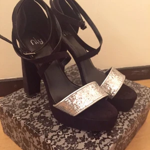  - Nypris 399 från NLY shoes. Använda en gång.