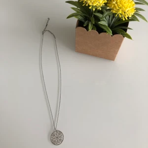 Aldrig använt halsband -  📬Kan skickas mot fraktkostnad(11 kr) 🚭Djurfritt och rökfritt hem