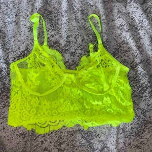  - Neon gul topp i storlek S