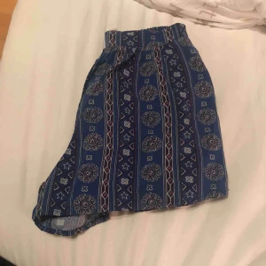  - Snygga och supersköna shorts från Hollister. Använt 1 gång, då de inte passar mig. 55 kr eller buda.