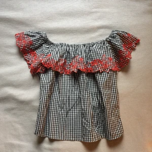  - off shoulder blus från new look