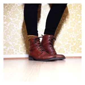  - Bruna läder-kängor från Zoe
Använda ett fåtal gånger