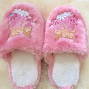  -  gostofflor, slipi-in från disneystore
Nya & aldrig använda
storlek 38