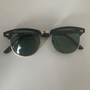Rayban solglaögon - Nypris 1599kr. 