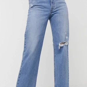 Ribcage Levi’s jeans  - Storlek 30/27. Sparsamt använda pga fel storlek. 