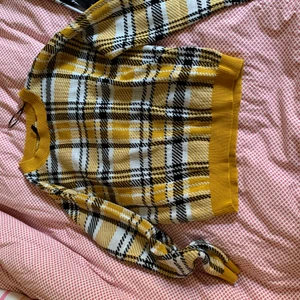 Snygg tröja - Cool nyskick. Först till kvarn med ett bra bud 