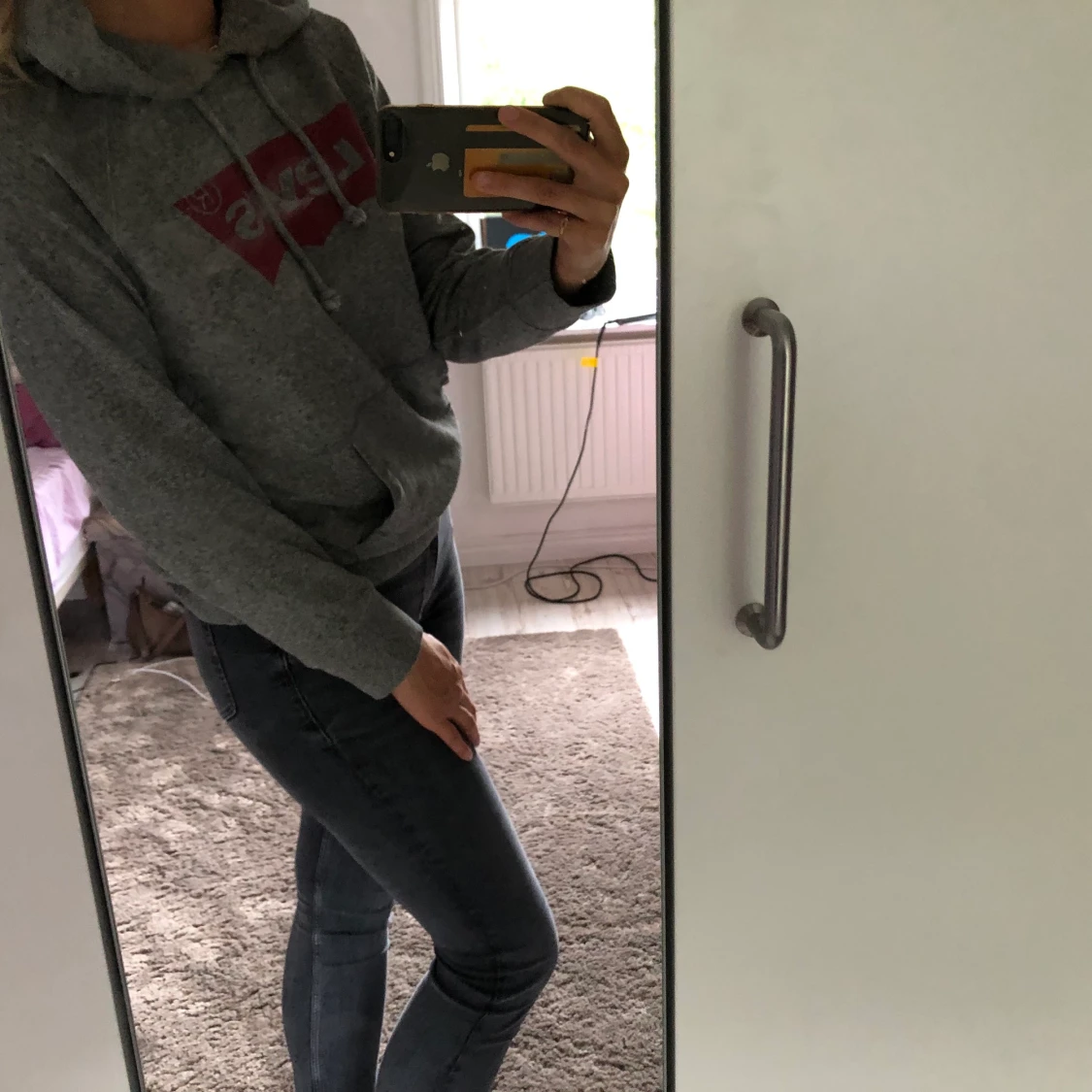 Grå Levi’s hoodie  - 90