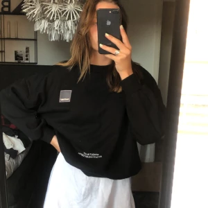 Sweatshirt pull&bear - Snygg sweatshirt från Pull&bear, tjock och skön. Frakt tillkommer, budgivning: 200