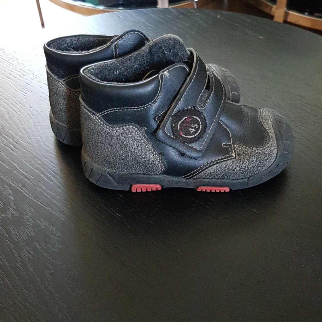 Kavat skor fodrade stl. 25