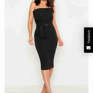  - Säljer denna fina vita klänningen, skulle har den till studenten men har tyvärr gått ner i vikt och klänningen passer inte mig längre😪. Ps : den lite för stor vid bröstet, köparen står för frakt annars möts vi upp i Göteborg 🤎