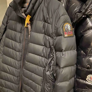  - Parajumpers ugo black herrmodell! Sparsamt använd, inga defekter 