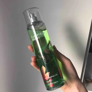  - Bodymist köpt från Bath and Bodyworks i USA. Använd ett fåtal gånger✨