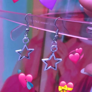  - Jättefina stjärn örhängen💞💕💝💘💖💓💗