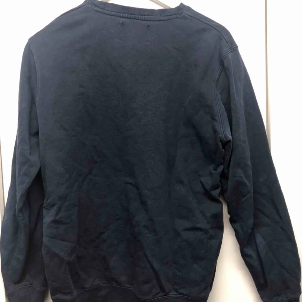 Bondelid sweatshirt strl L men sitter som M Skick 7/10 lite urtvättad annars snygg tröja  Säljes på grund av för att den har blivit för liten . Tröjor & Koftor.
