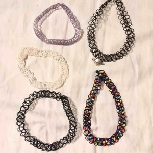  - Massa olika tattoo chokers!! 30 kr/st eller köp fler för paketpris 💸 Finns i Kalmar men kan fraktas, meddela mig för mer info, bilder osv 💸