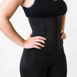  - Säljer en sånhär korsett som typ aldrig är använd. Tror det är storlek S 