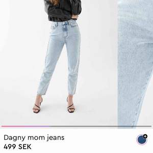 Ljusa mom jeans ifrån Ginatricot. Lite kortare då jag croppat dem (jag är 173 cm). Använda ett fåtal gånger. Frakten är 63 och den står köparen för!☺️