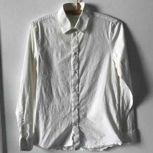  - Vit skjorta, slim fit