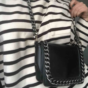  - Väska köpt för 4 år sen på Nelly. Fint skick!