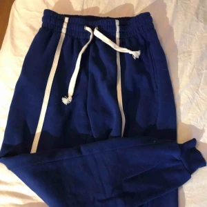  - Ett par sköna mjukisbyxor. Har använt ett fåtal gånger.