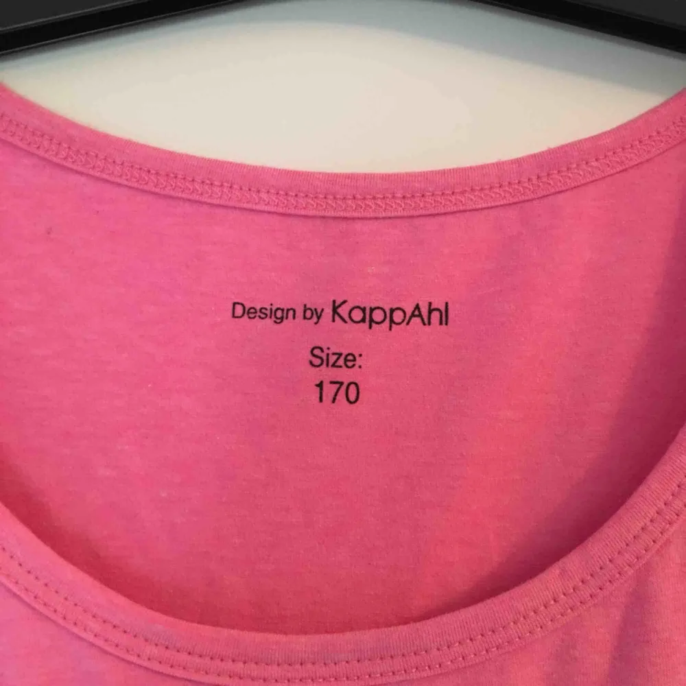 Långt rosa linne i storlek 170. Använt fåtal gånger. Köparen betalar frakten. Toppar.