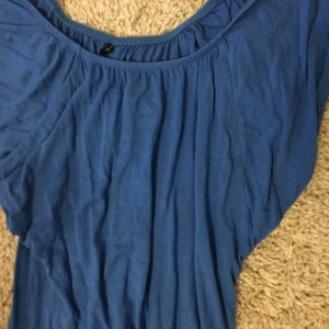 Batwing-tröja. Mycket stretch, grymt söt tunika i verkligheten. Strl S, men funkar t.o.m L - Batwing-tröja. Mycket stretch, grymt söt tunika i verkligheten. Strl S, men funkar t.o.m L