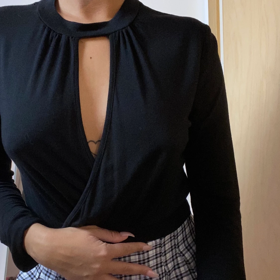 Svart kort tröja, öppen fram  - 91