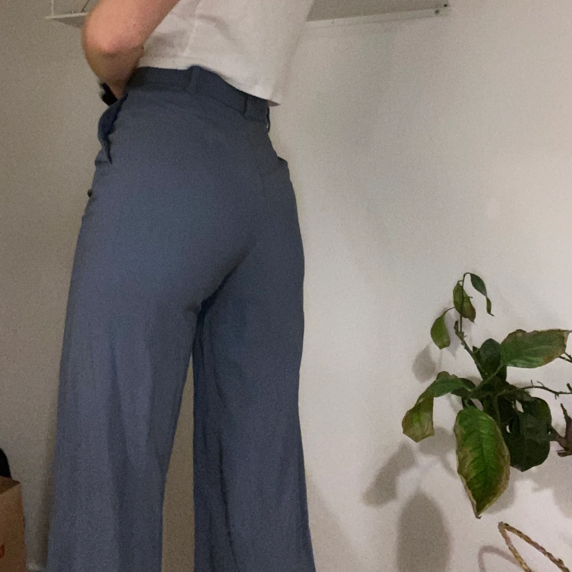 H&M kostymbyxor - 90