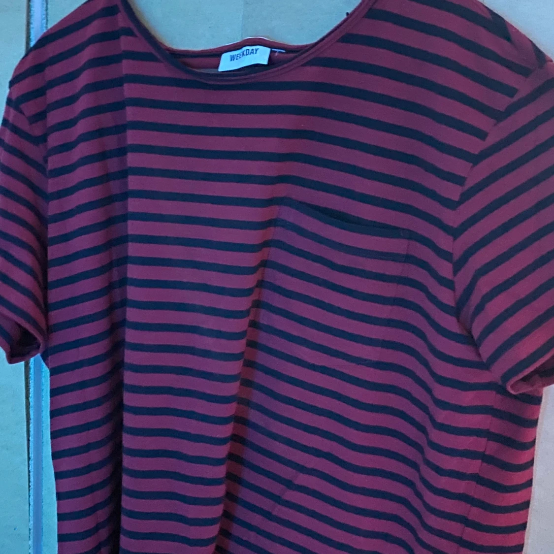 En Weekday T-shirt ( L ) - 91