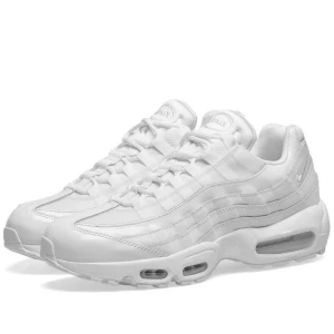 Nike air Max 95 - Lägger ut för ett billigare pris! Säljer mina Nike air Max 95 som inte kommer till användning längre. Köpta för 1799:- men säljer för 350. Inga defekter förutom en liten fläck på framsidan därav priset. Vi kan dela på frakten ☺️