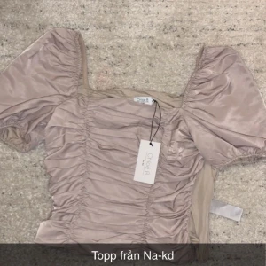 Topp från Na-kd - Topp från Na-kd. Aldrig använd och mycket fin.
