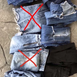 Jeans - Säljer 9 par jeans, paketpris är 200kr eller 30kr styck