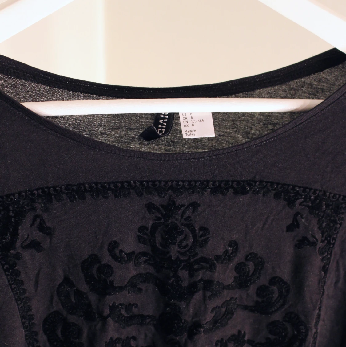 Svart H&M tröja  - 90