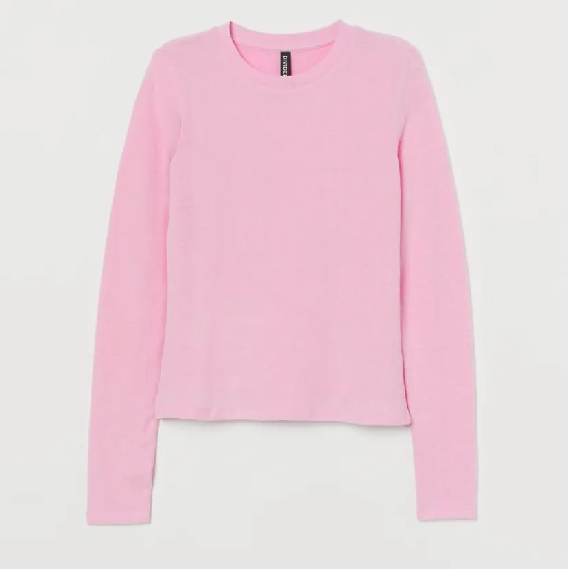 Långärmad rosa tröja från h&m. Knappt använd! . Toppar.