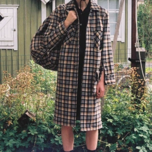 L’homme Rouge kappa - Superfin kappa från L’homme Rouge. Använd men felfritt skick. Storlek 52 herr men passar även mig som vanligtvis har storlek 36.