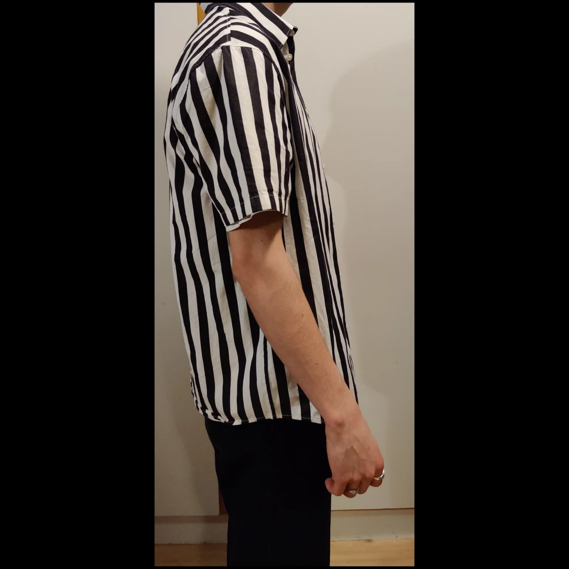 Svart vit skjorta  - 90