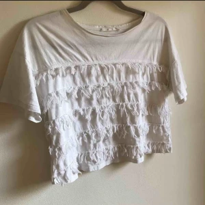  - Vit tröja med kola detaljer 