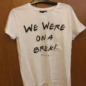  - Friendströja från ullared. Aldrig använd. 