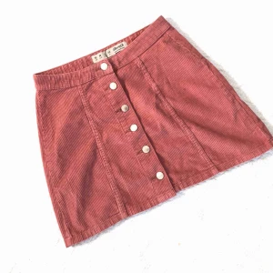  - Står att det är 38 men skulle säga mer 36. Aldrig använt pga den är lite stor för mig. Kan hämtas i vasastan/solna eller skickas med post emot att köparen betalar porto 