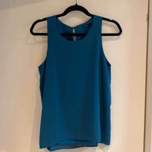  - Fint linne, använt ett fåtal gånger 