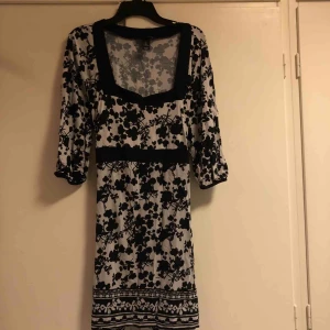  - Fint skick, frakt ingår ej   Se str på bild nr 2 