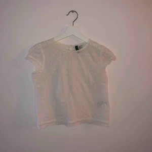  - Supersöt vit t-stort från H&m