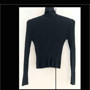  - Topp från zara säljes. Fint skick!