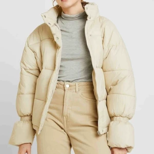 Jacka - Puffer jacket från NA-KD säljs pågrund utan brist på användning BUDA