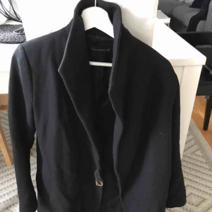  - Kappa från zara . Enkel o stilren  Storlek s 