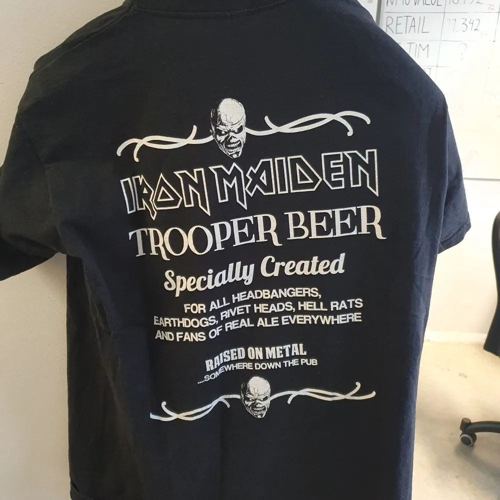 Iron maiden t-shirt, size L, good condition, barely worn. T-shirts.